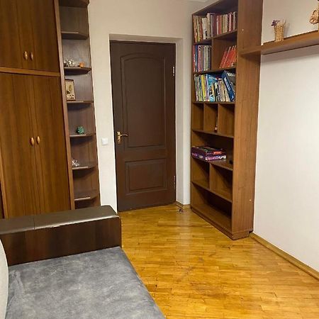Apartment Next To Metro Station Pechersk Kyiv Exterior photo